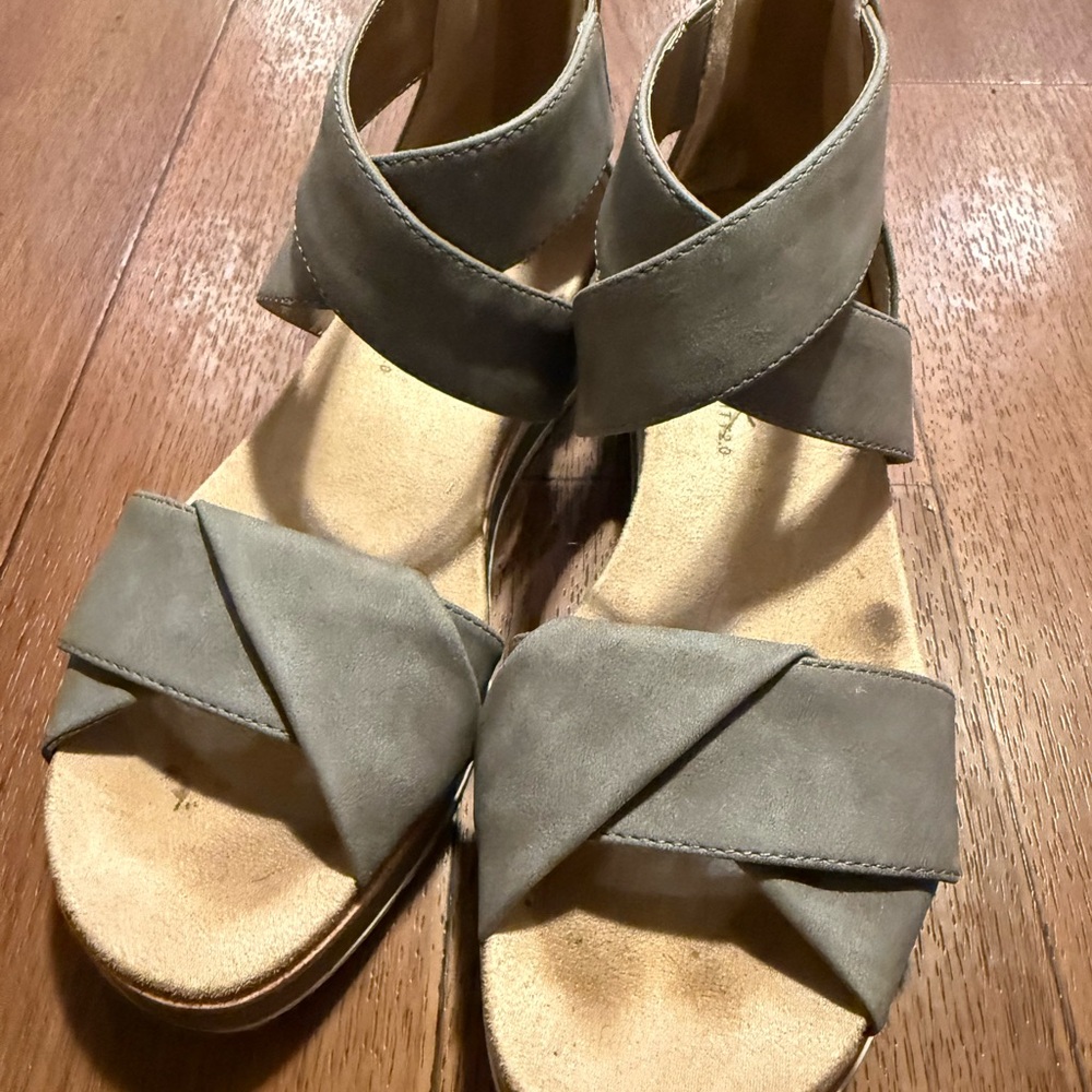Life Stride Gray Women's Sandals
